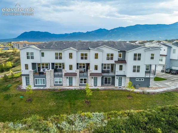 930 Hook Grv, Colorado Springs, CO 80907