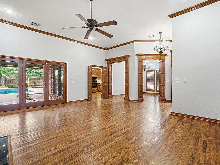 3102 NE Heritage Dr — Photo 49