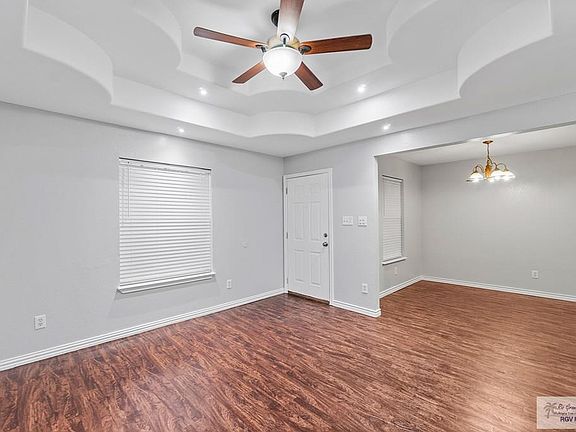 5th image of 952 Rey Jaime St