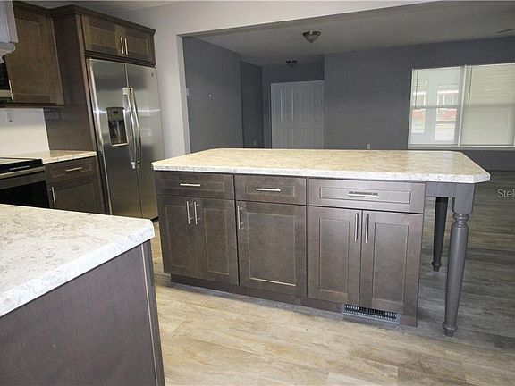 4th image of 144 N Lake Ave