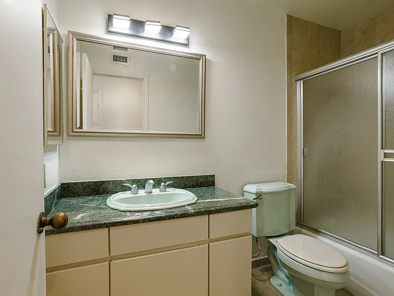 1880 Veteran Ave #211 — Photo 23