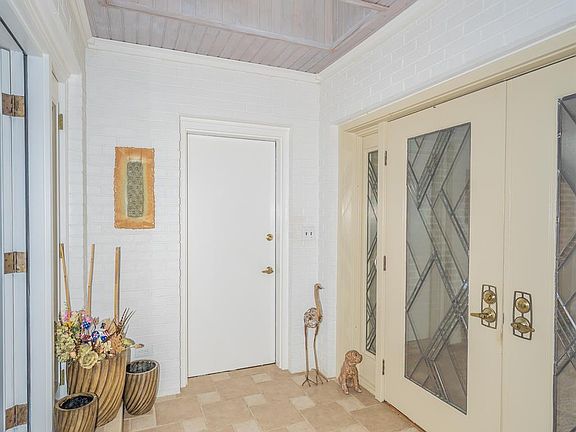 5th image of 3136 Brookwood Dr