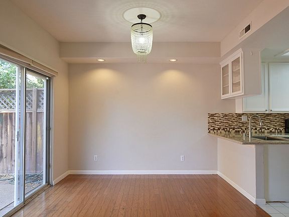 5th image of 103 Chalet Woods Cir