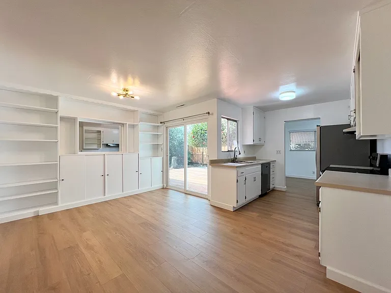 849 Laguna St — Photo 13