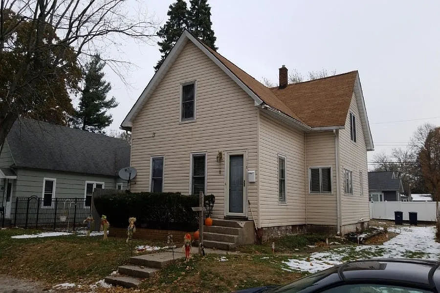 118 Dunlap St photo 1