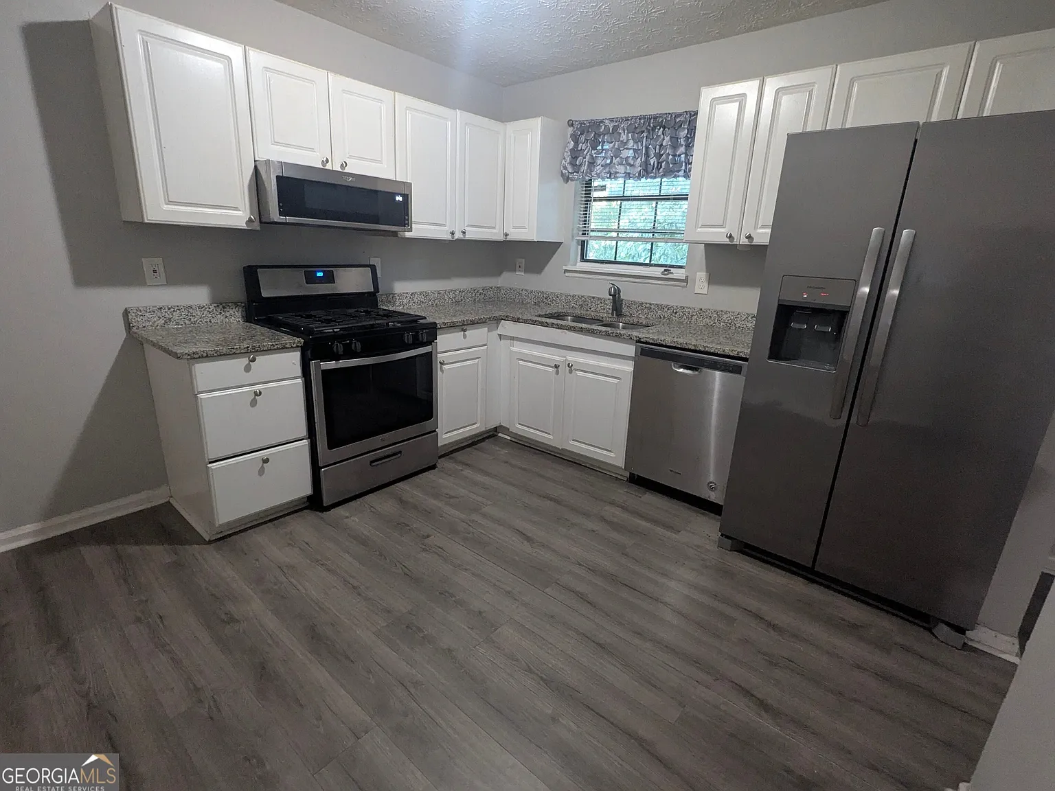 4 bed, 1867 sqft, $2,000 — Photo 3