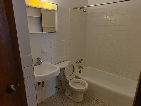 4th image of 3457 Minnehaha Ave APT 3