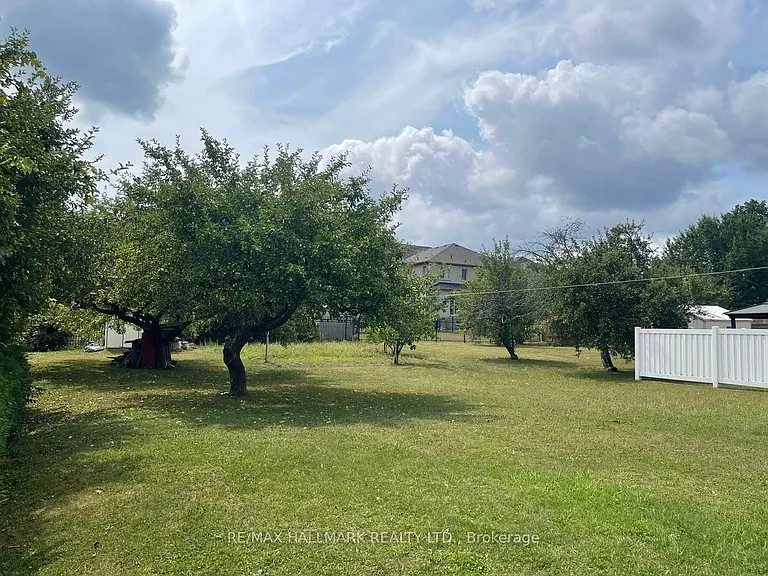227 Elgin Mills Rd W — Photo 18