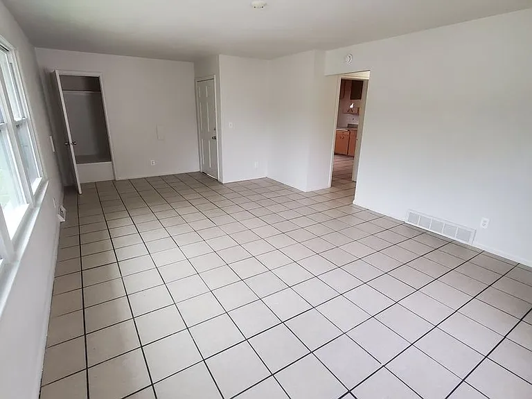 5541-5543 N 35th St. (Duplex) — Photo 3