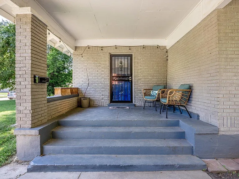 729 N Willett St — Photo 3