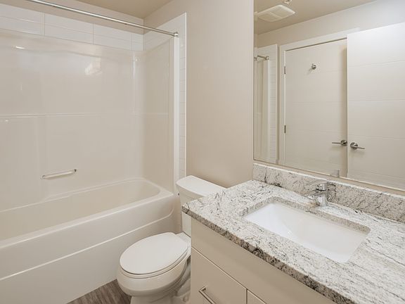 5th image of 235 Willis Cres #1532671