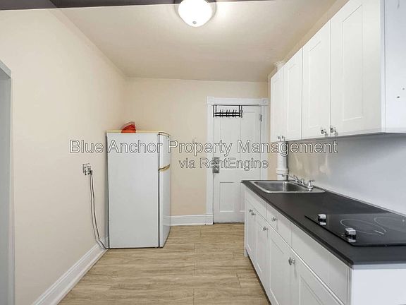 4th image of 195 Albert St #3