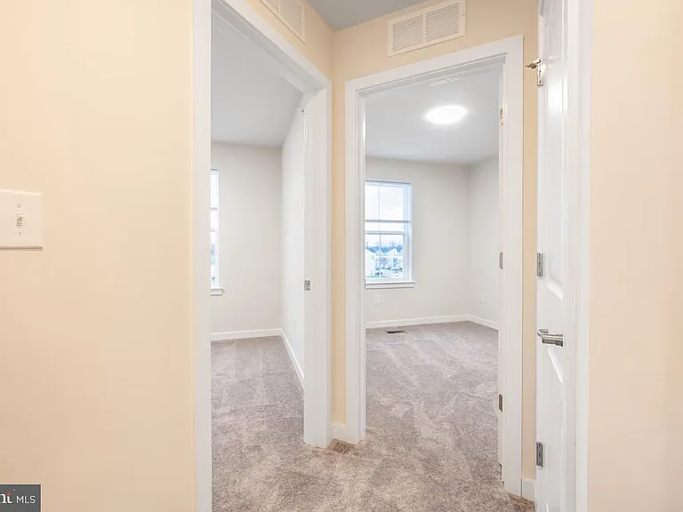 923 Magnolia Ln — Photo 22