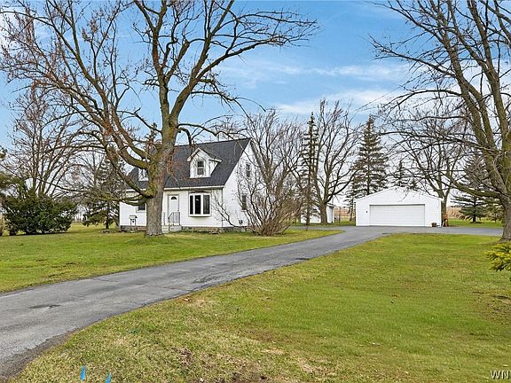 2nd image of 2115 Lockport Rd