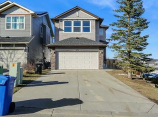 282 S Pantego Ter NW, Calgary, AB T3K0K3