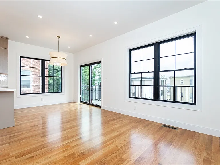 165 Campbell Ave #2 — Photo 20