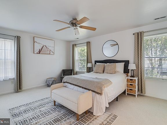 5th image of 22140 Goldenrod Dr