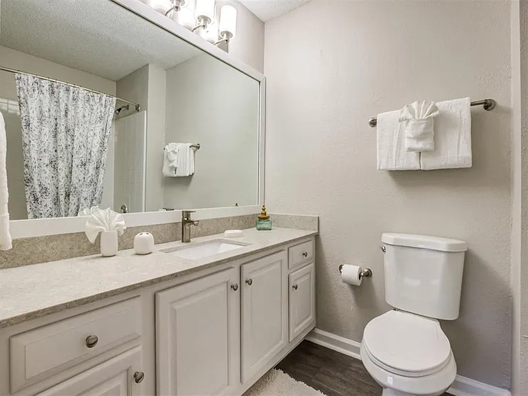 Crestmont at Thornblade Apartments — Photo 12