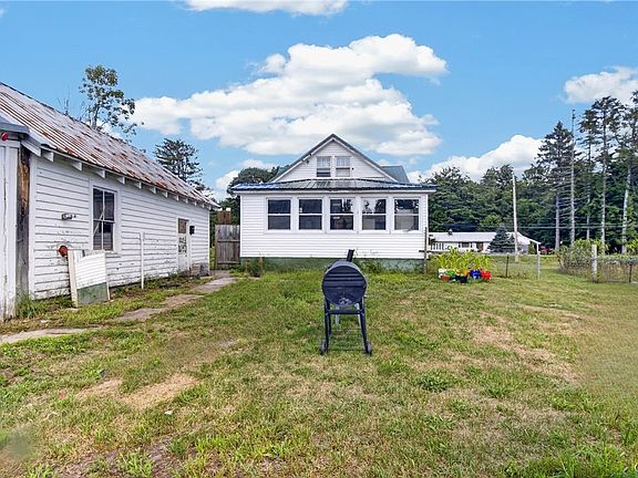 3rd image of 5046 Taberg Rd