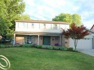 3187 Doral Ct, Rochester Hills, MI 48309