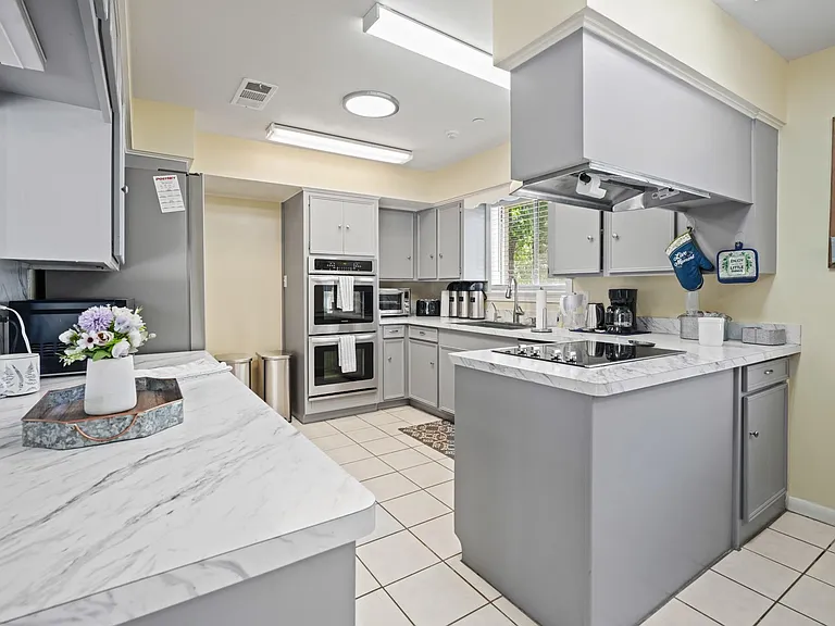 1218 S Johnson St — Photo 10