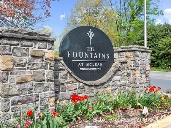 2nd image of 1532 Lincoln Way APT 303