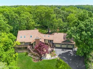 25333 N Wagon Wheel Ct, Barrington, IL 60010