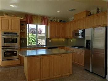 3rd image of 1581 Parkway Dr
