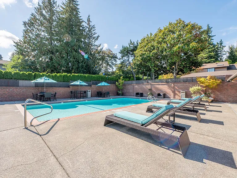The Regent at Bellevue Way Apartments — Photo 36