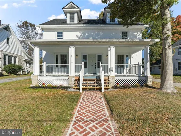 225 W Evergreen St, West Grove, PA 19390