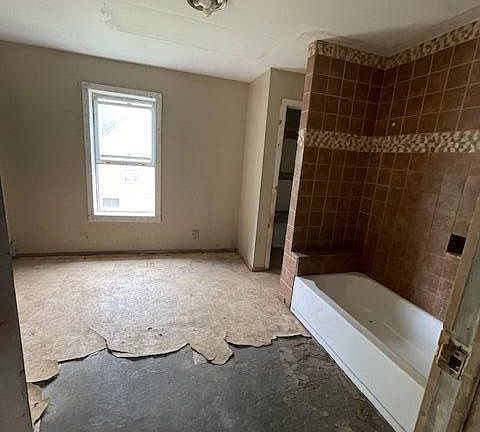 5th image of 6 Johnson St
