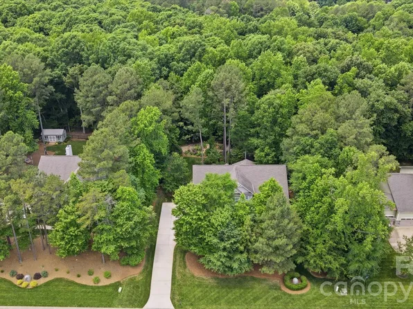1533 Springfield Dr, Waxhaw, NC 28173