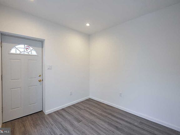 3rd image of 2022 E Lehigh Ave