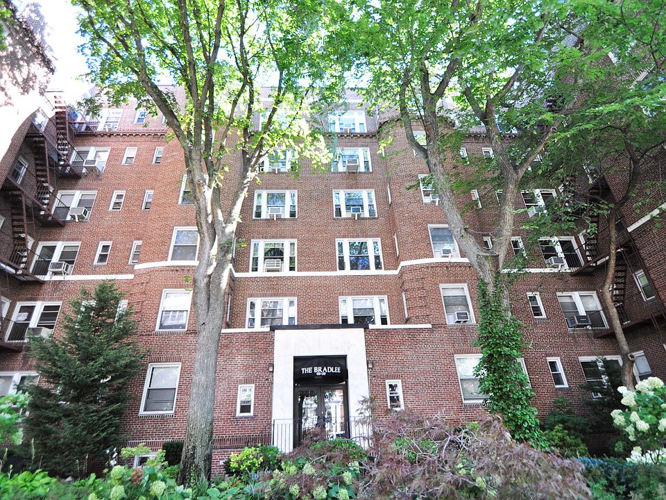 1st image of 6909 108th St #402