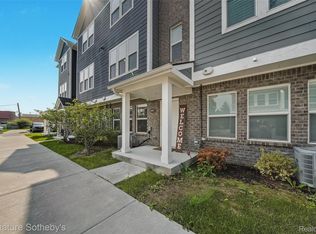 2927 Artemis Dr, Troy, MI 48085