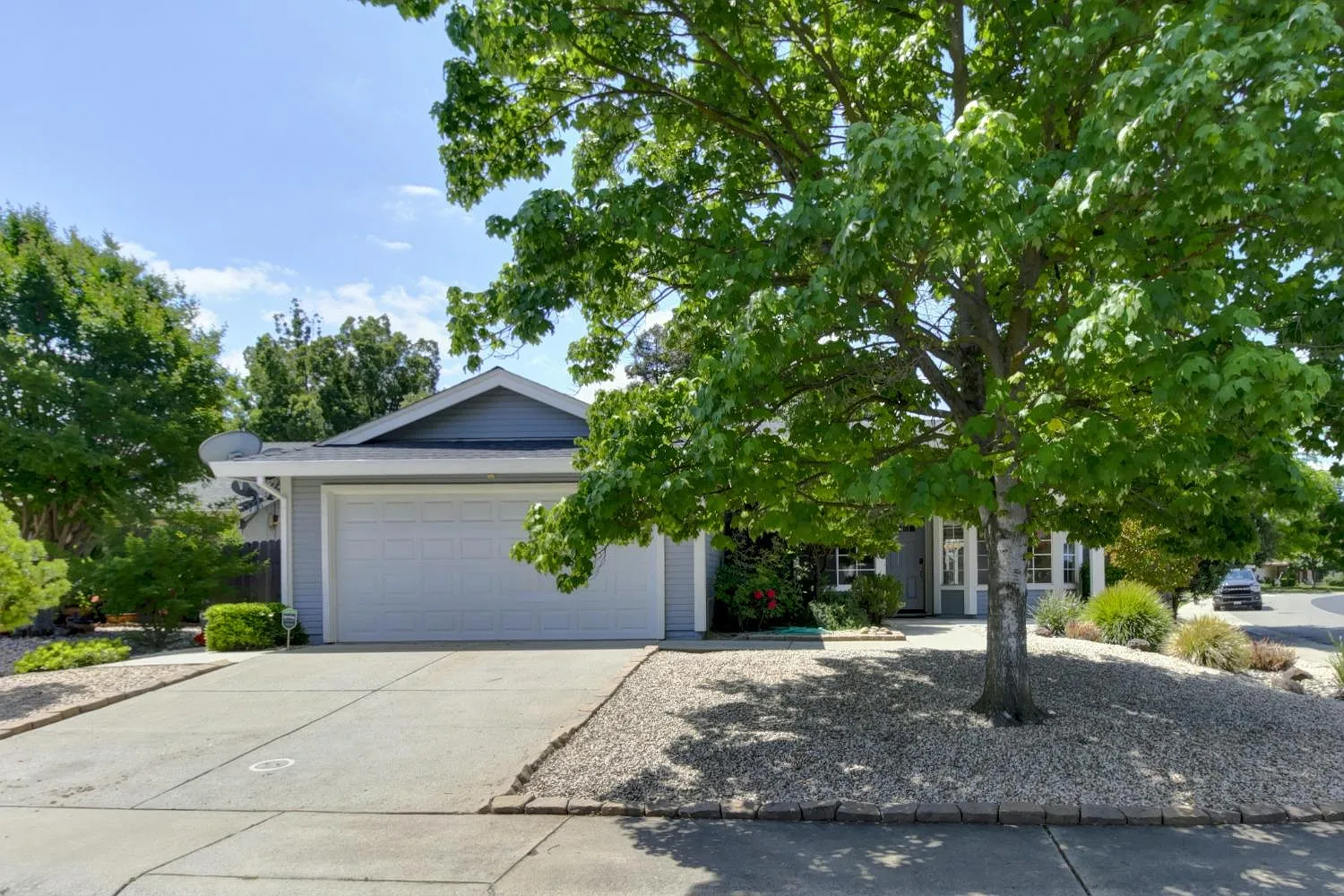 8166 Lakespring Way photo 1