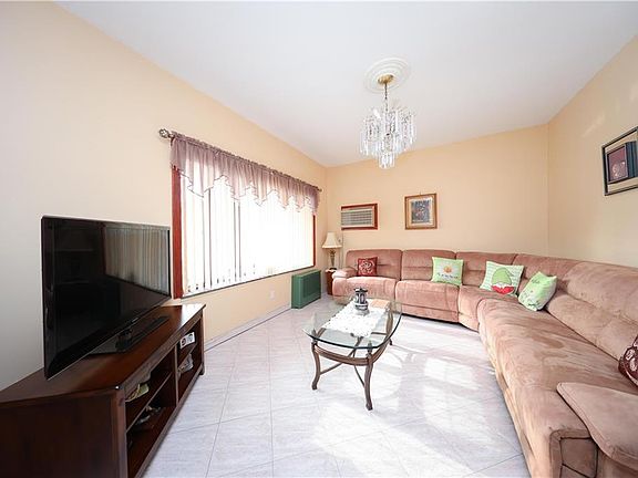 4th image of 1361 Bay Ridge Pkwy