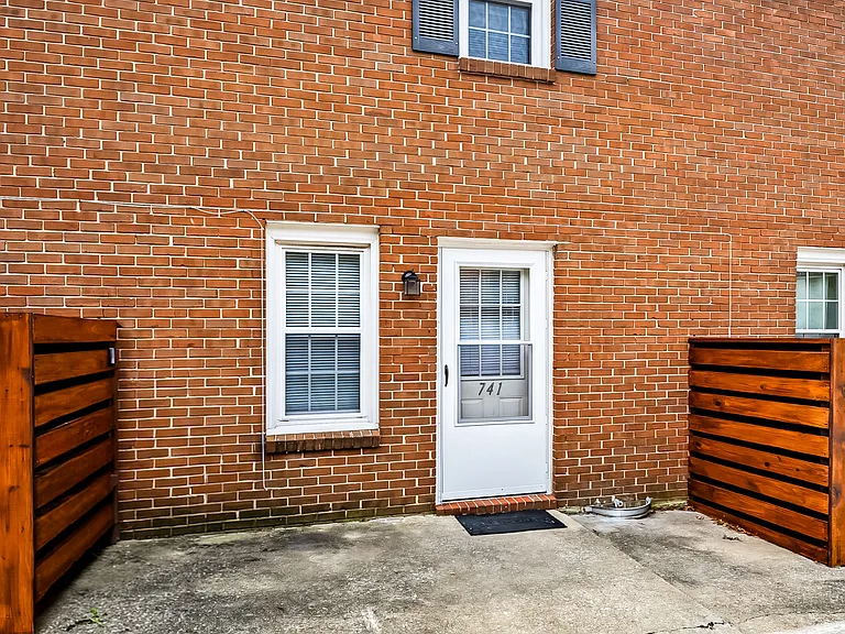 741 Ridgeview Dr — Photo 25
