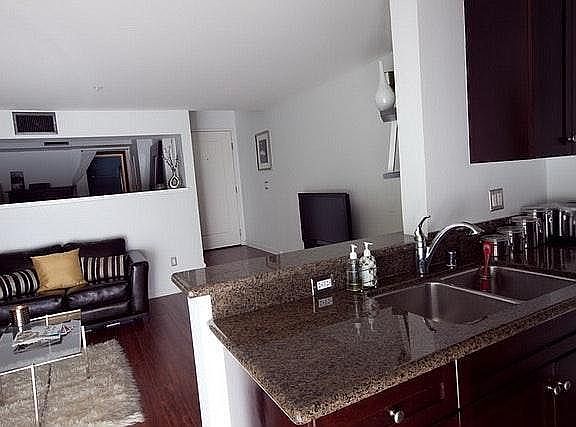 5th image of 7320 Hawthorn Ave #A