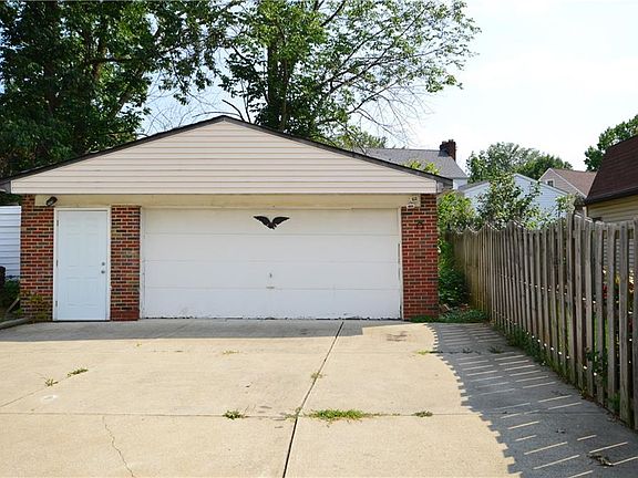 3rd image of 29334 Park St