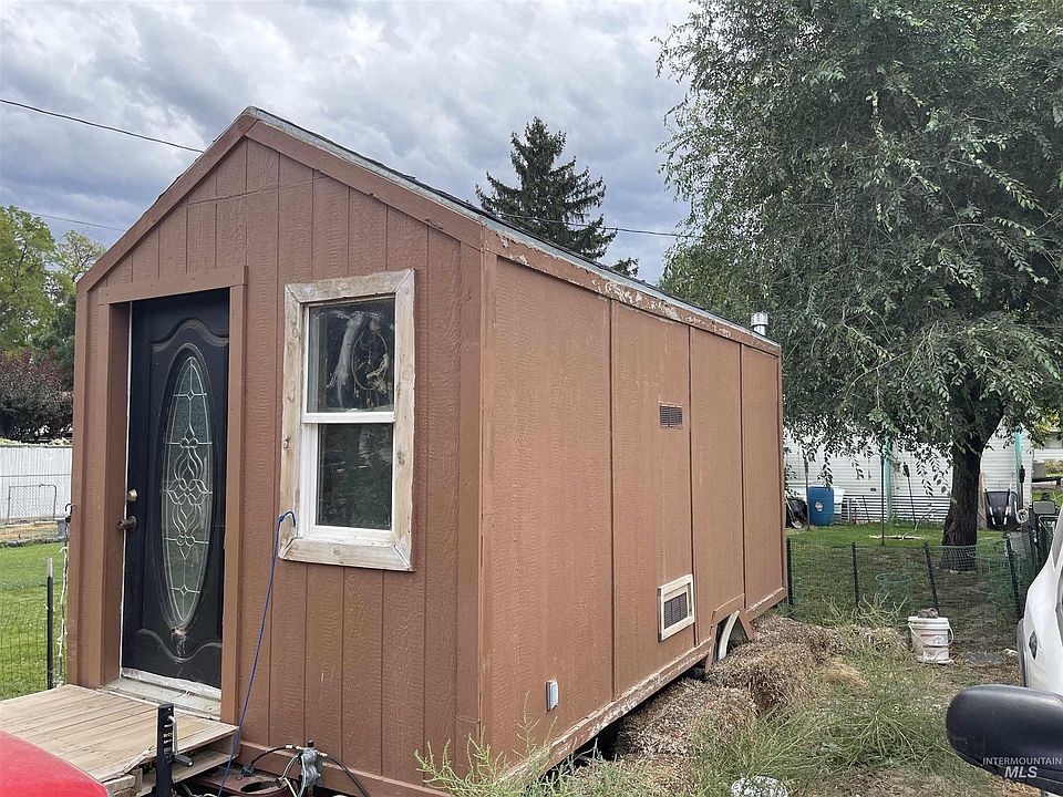 1st image of 578 2nd Ave E
