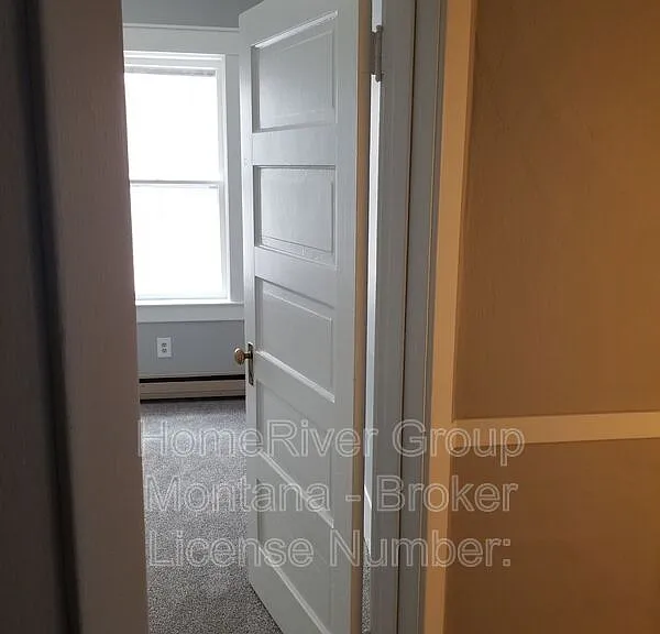 536 S 3rd St W — Photo 16