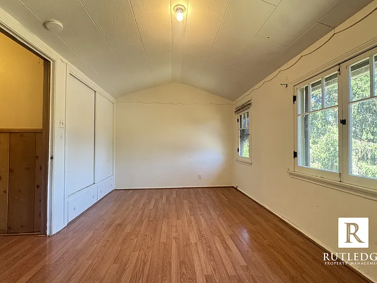 10 Willamette Ave #2 — Photo 8