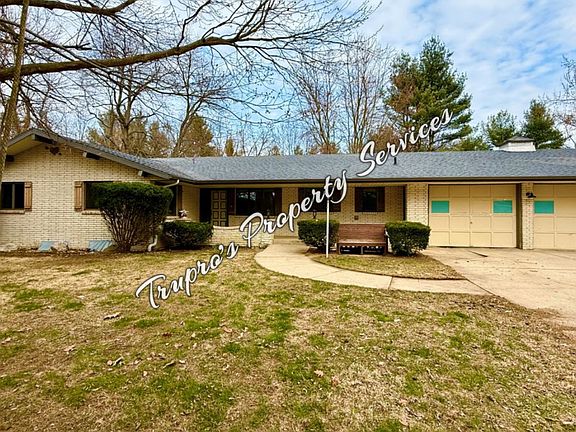 3rd image of 2715 E Shawnee Rd