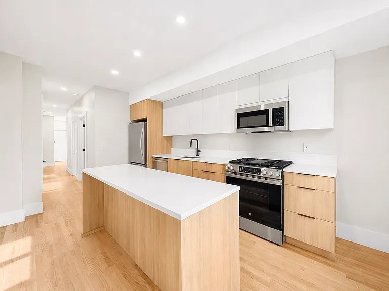 18 Creighton St #3 — Photo 17