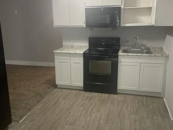 27 Broncos Dr #101, Toccoa, GA 30577