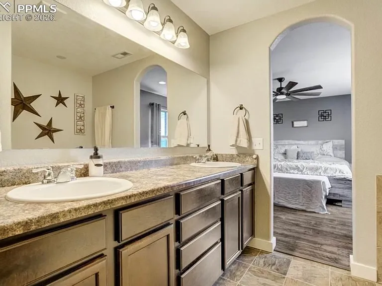 3812 Chia Dr — Photo 33