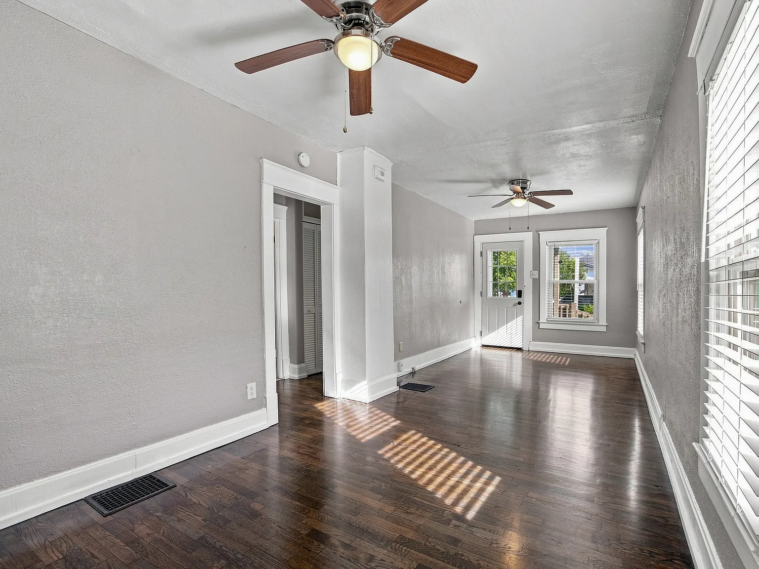 2 bed, 760 sqft, $1,600 — Photo 2