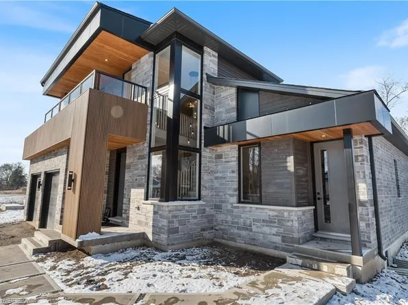 159 Parkside Dr, Brantford, ON N3T 0S9