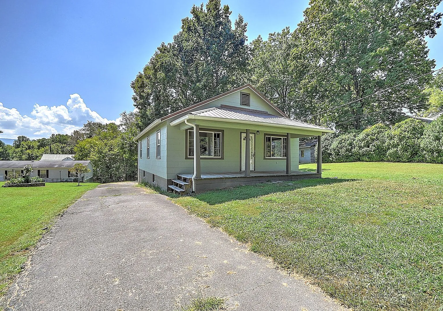 1504 Bristol Caverns Hwy, Bristol, TN 37620 — Photo 3